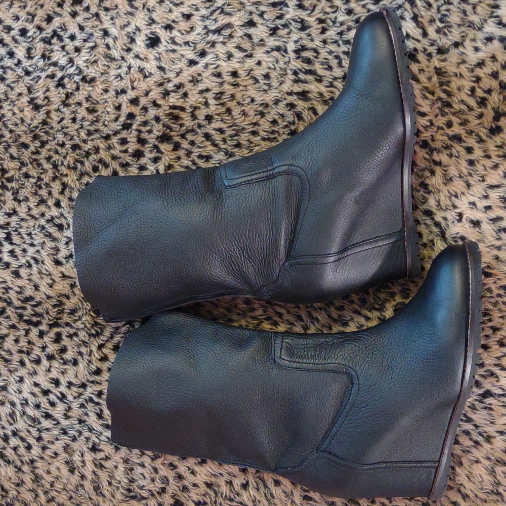 Trask Pebbled Leather Bootie Sz. 11